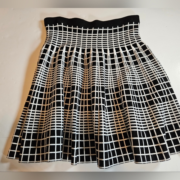 Chelsea& theodore L black/white pattern knit circle/ skater skirt pull on - Picture 1 of 6